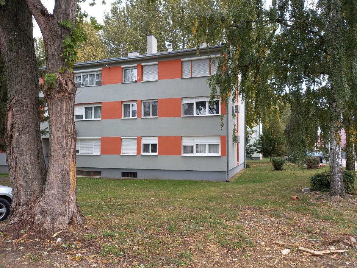 Luna 1 Vinkovci Exterior photo